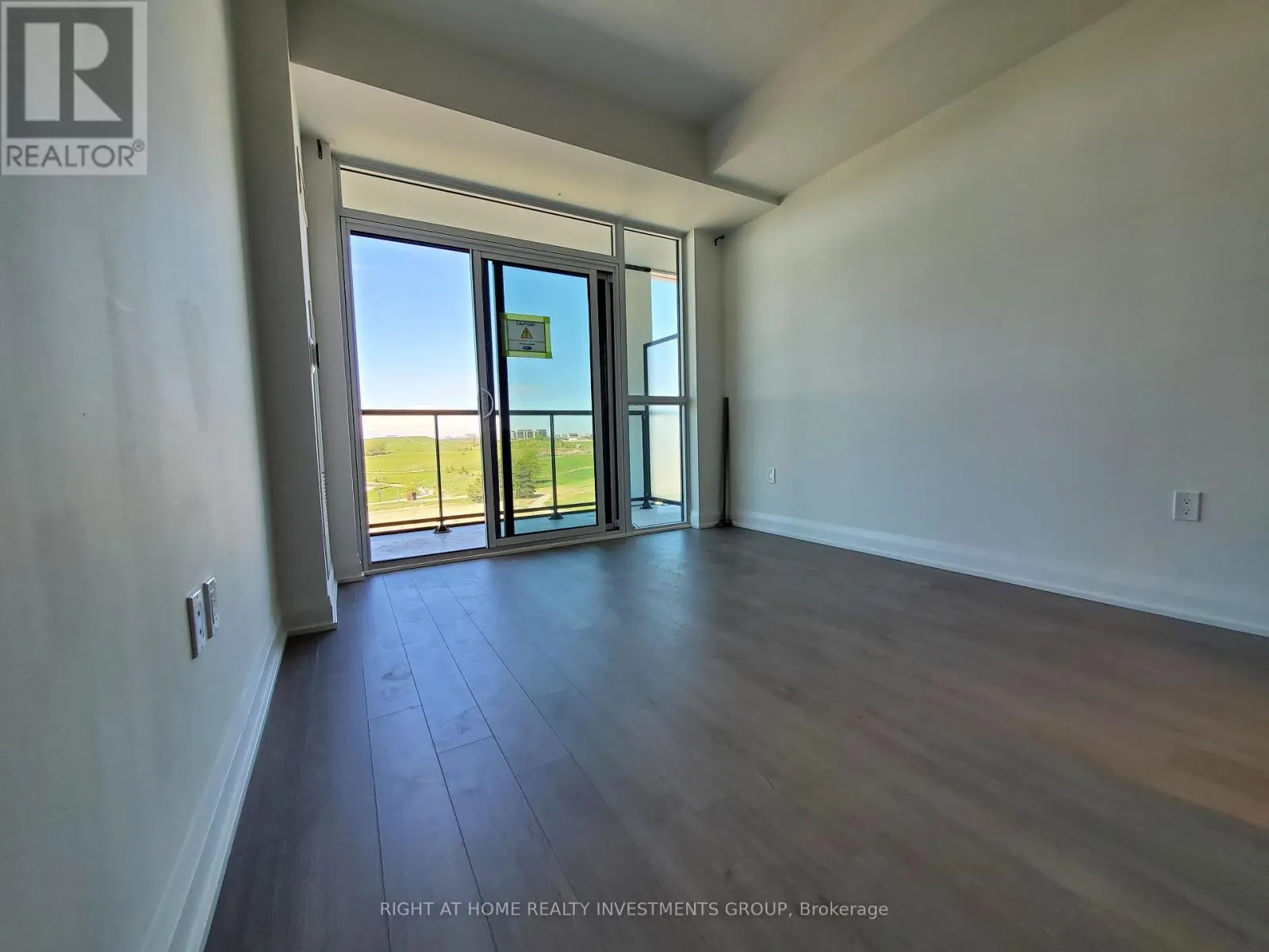 506 - 60 GEORGE BUTCHART DRIVE