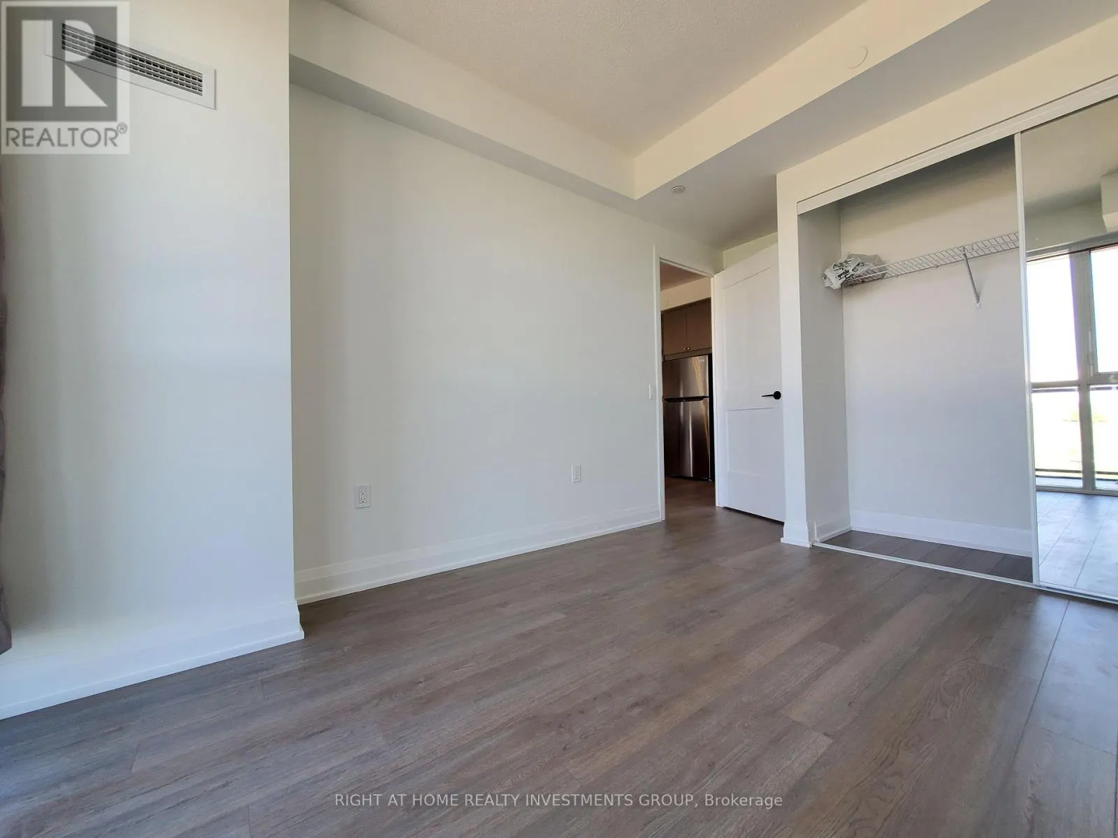 506 - 60 GEORGE BUTCHART DRIVE