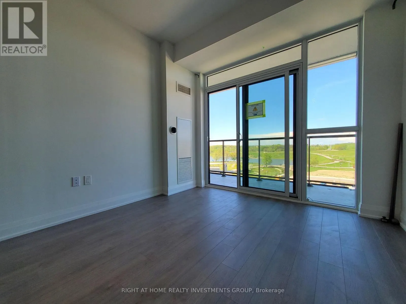 506 - 60 GEORGE BUTCHART DRIVE