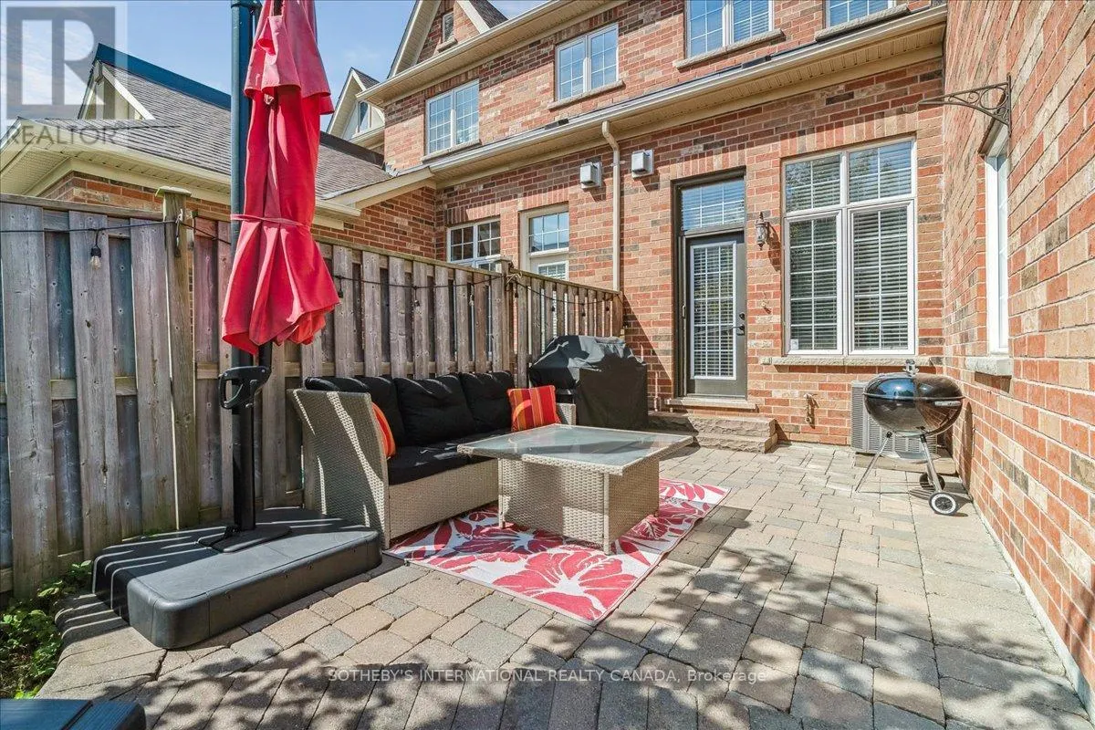 3362 EGLINTON AVENUE W