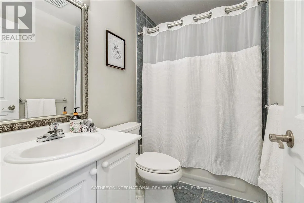 3362 EGLINTON AVENUE W