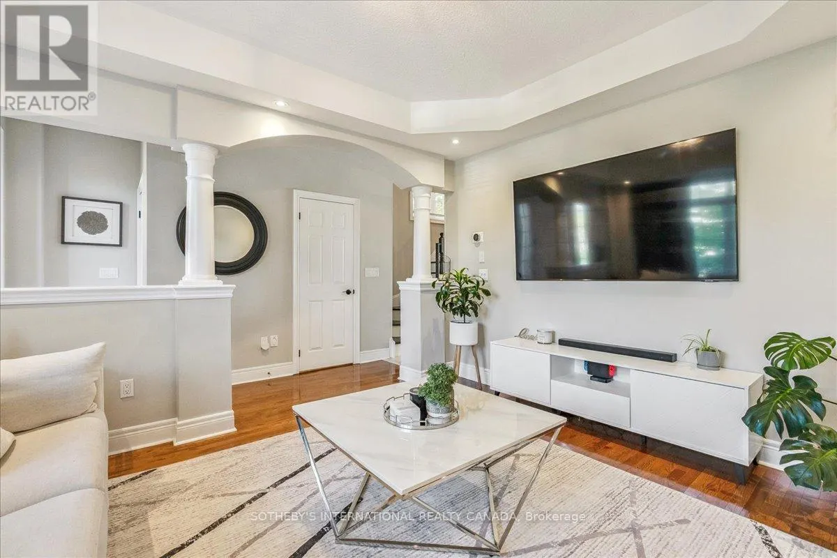 3362 EGLINTON AVENUE W