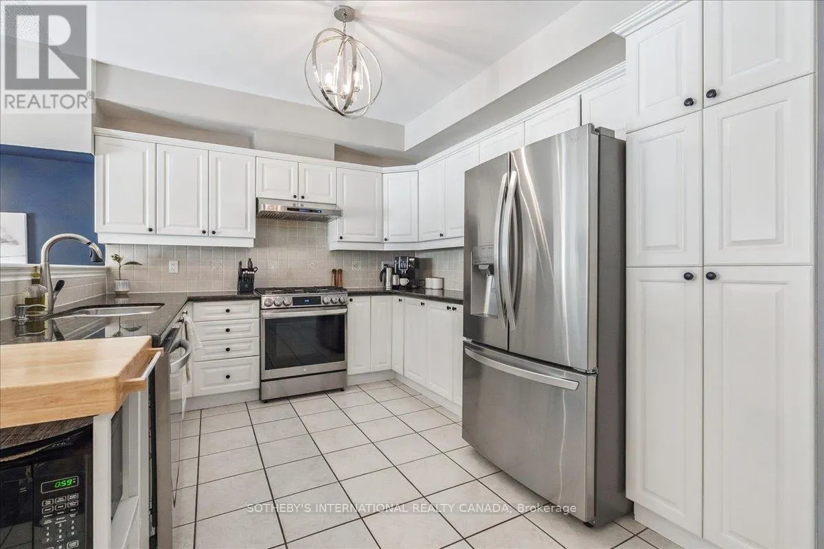 3362 EGLINTON AVENUE W