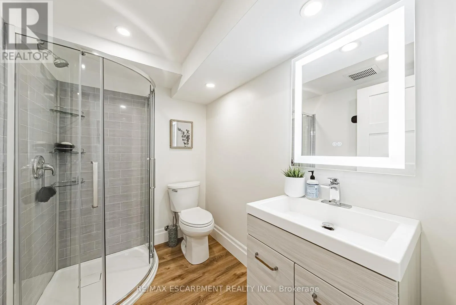 1394 IAN ROAD