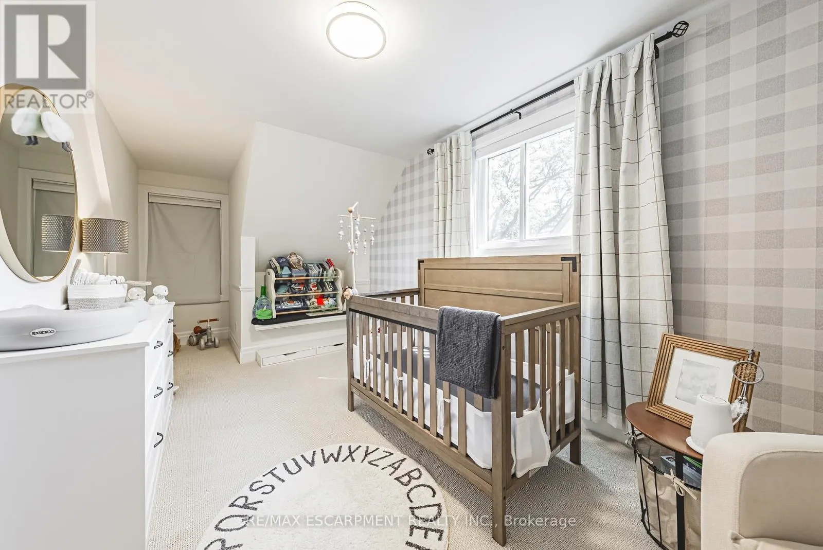 1394 IAN ROAD