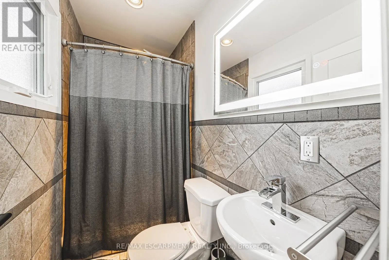 1394 IAN ROAD