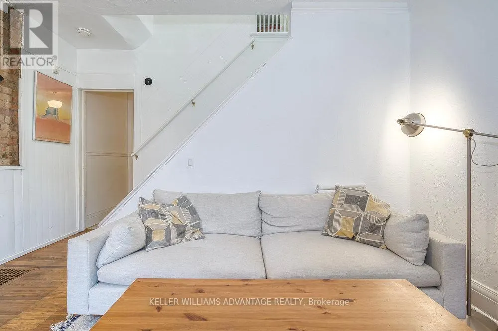 32 BARTLETT AVENUE