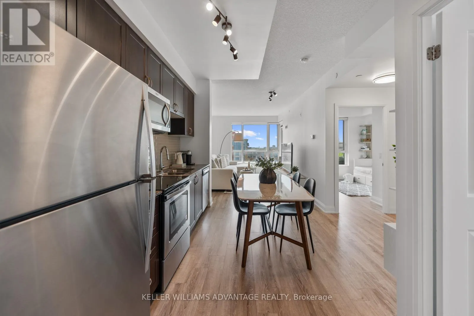 813 - 2800 KEELE STREET