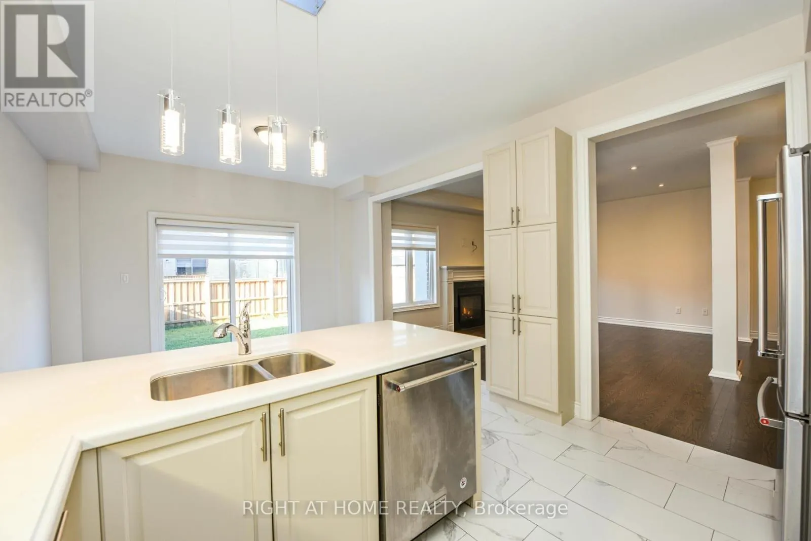 3 PRAIRIE CREEK CRESCENT