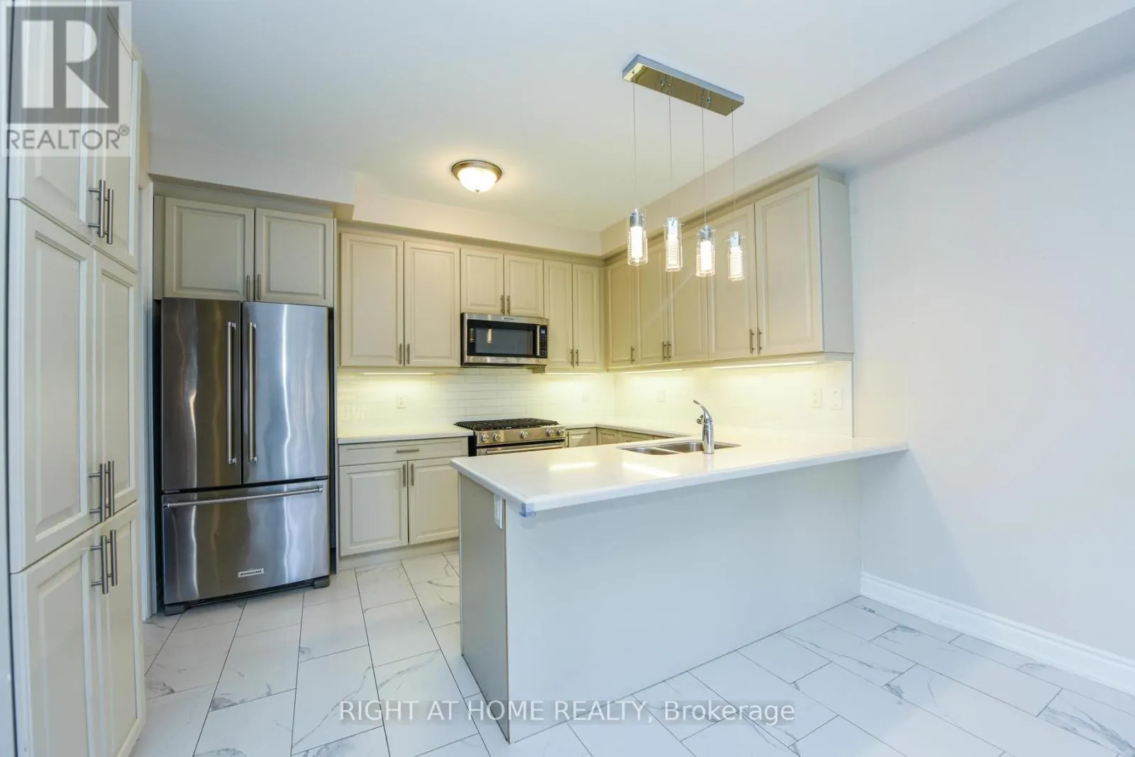3 PRAIRIE CREEK CRESCENT