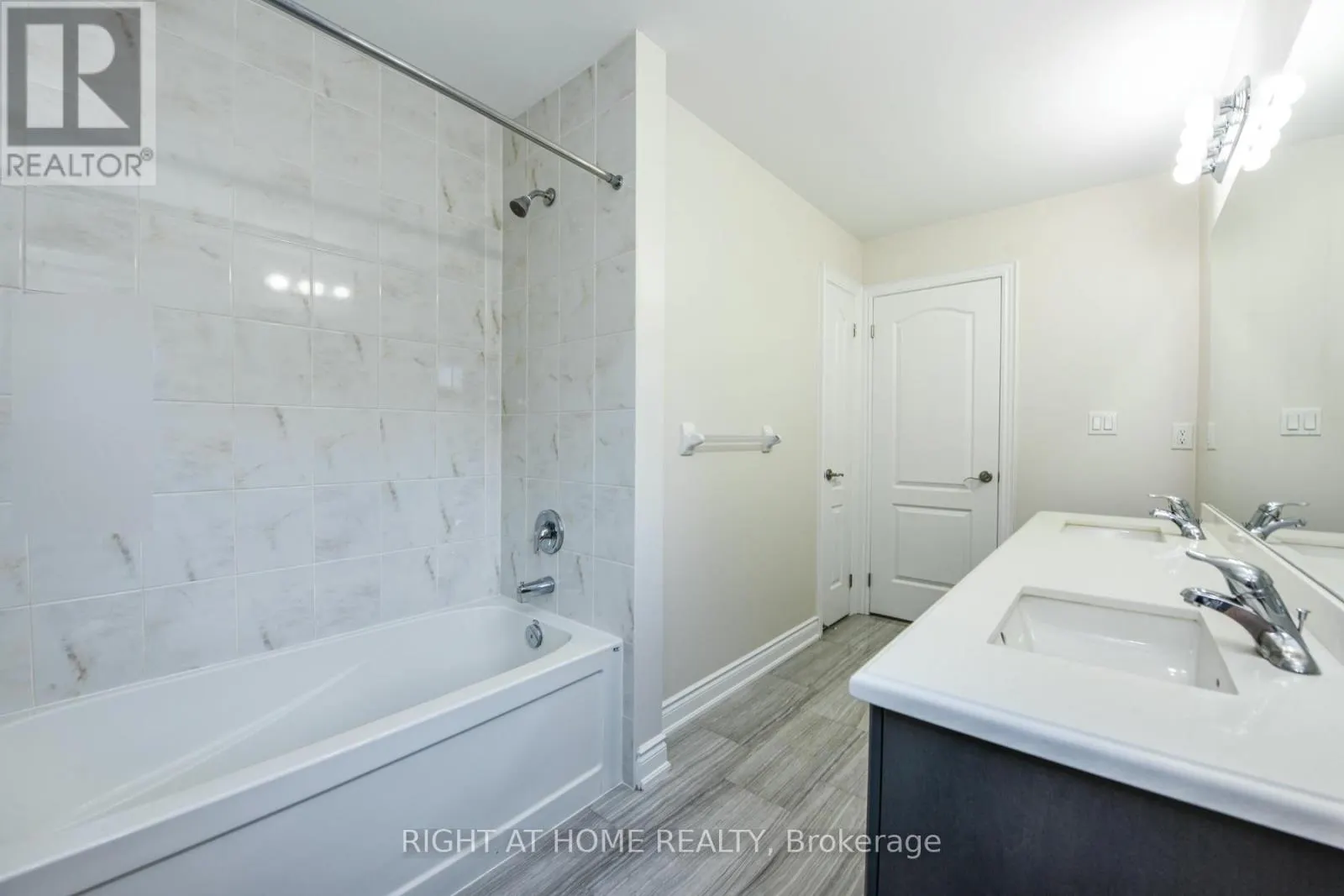 3 PRAIRIE CREEK CRESCENT