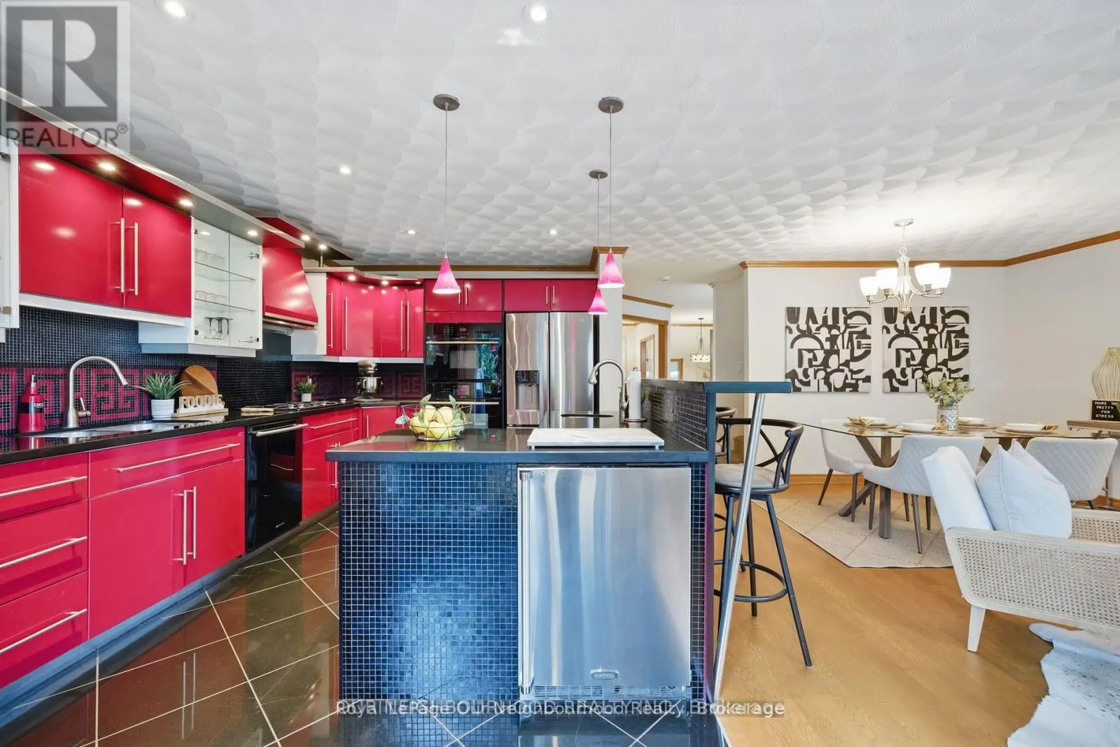 6 ENFIELD AVENUE