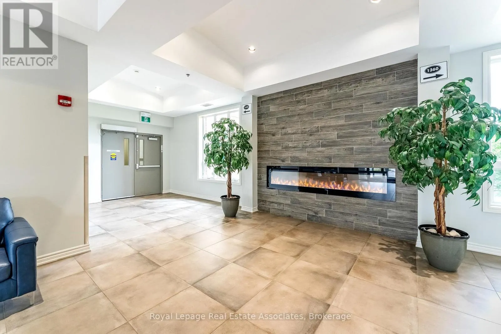 304 - 1370 COSTIGAN ROAD