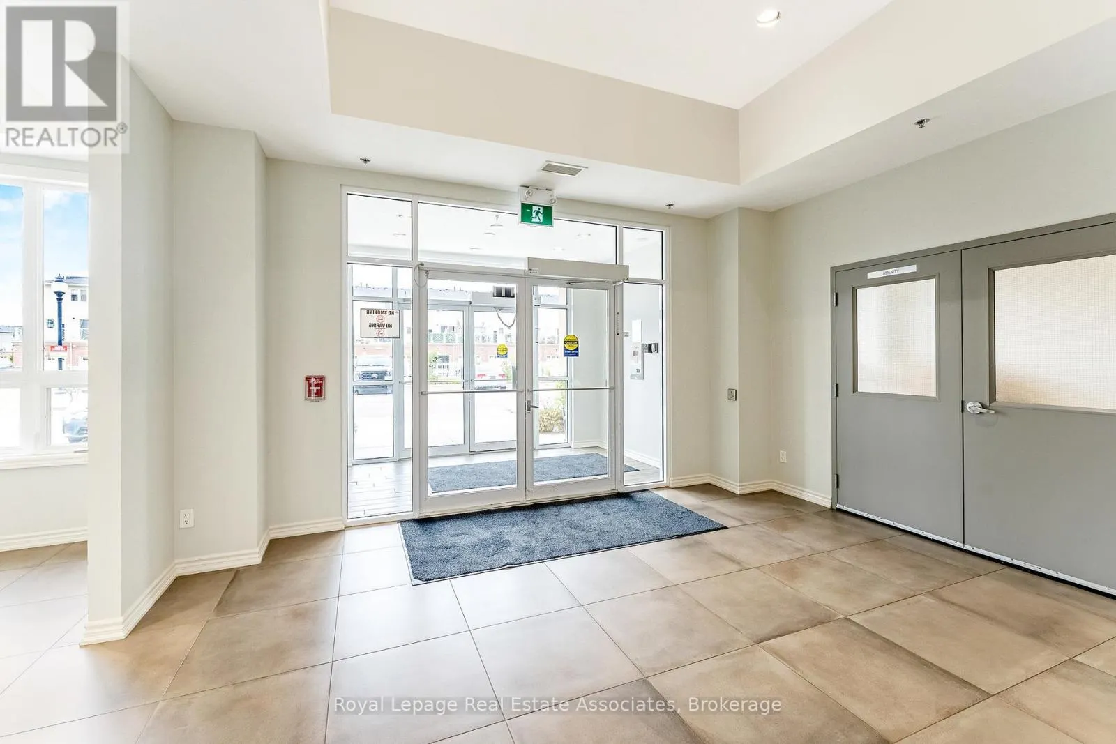 304 - 1370 COSTIGAN ROAD