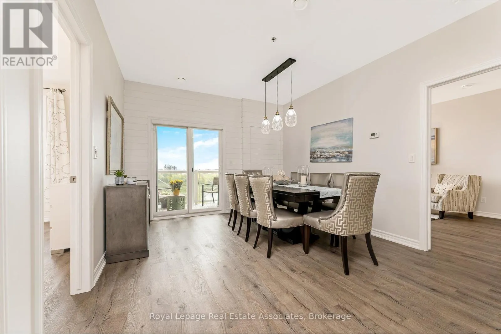 304 - 1370 COSTIGAN ROAD