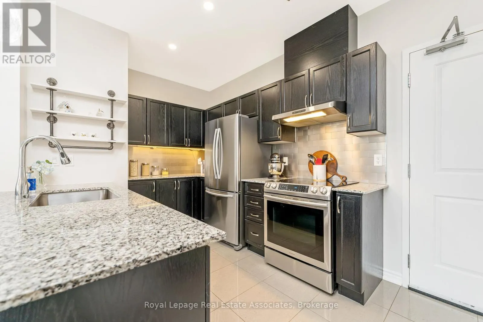 304 - 1370 COSTIGAN ROAD