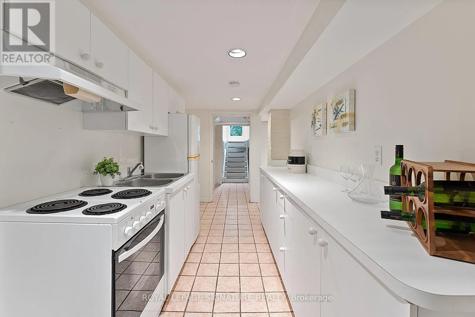 9 KENNEDY AVENUE