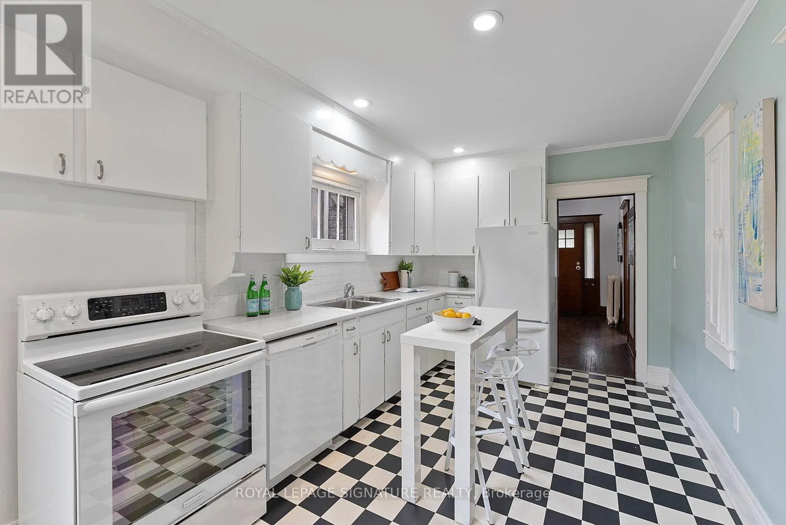 9 KENNEDY AVENUE