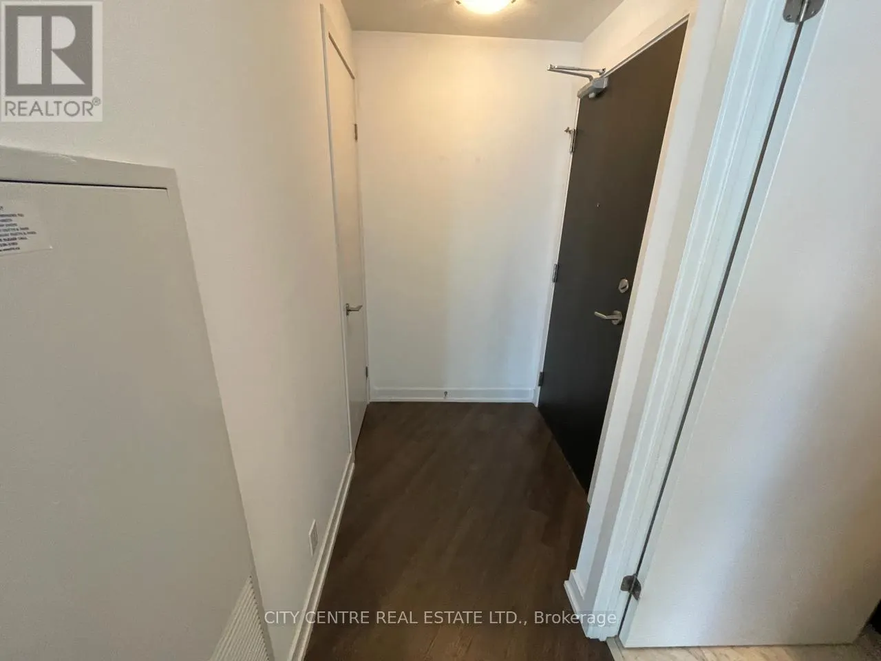 522 - 10 PARK LAWN ROAD