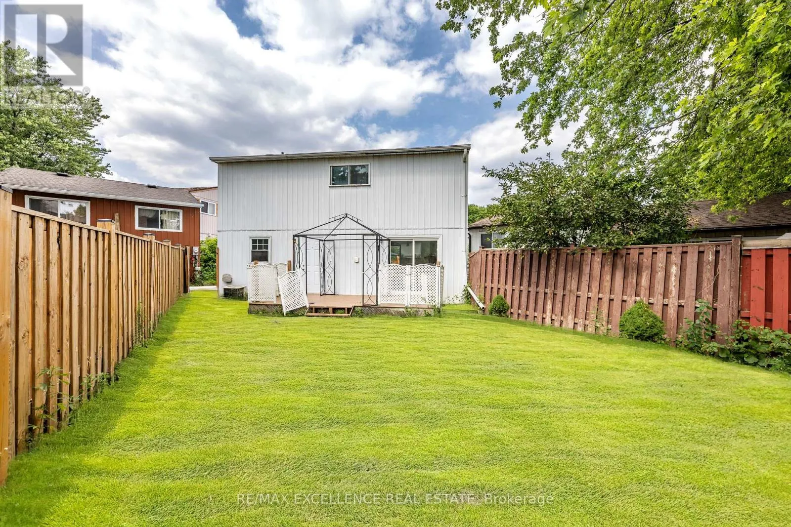 20 HEDGESON COURT