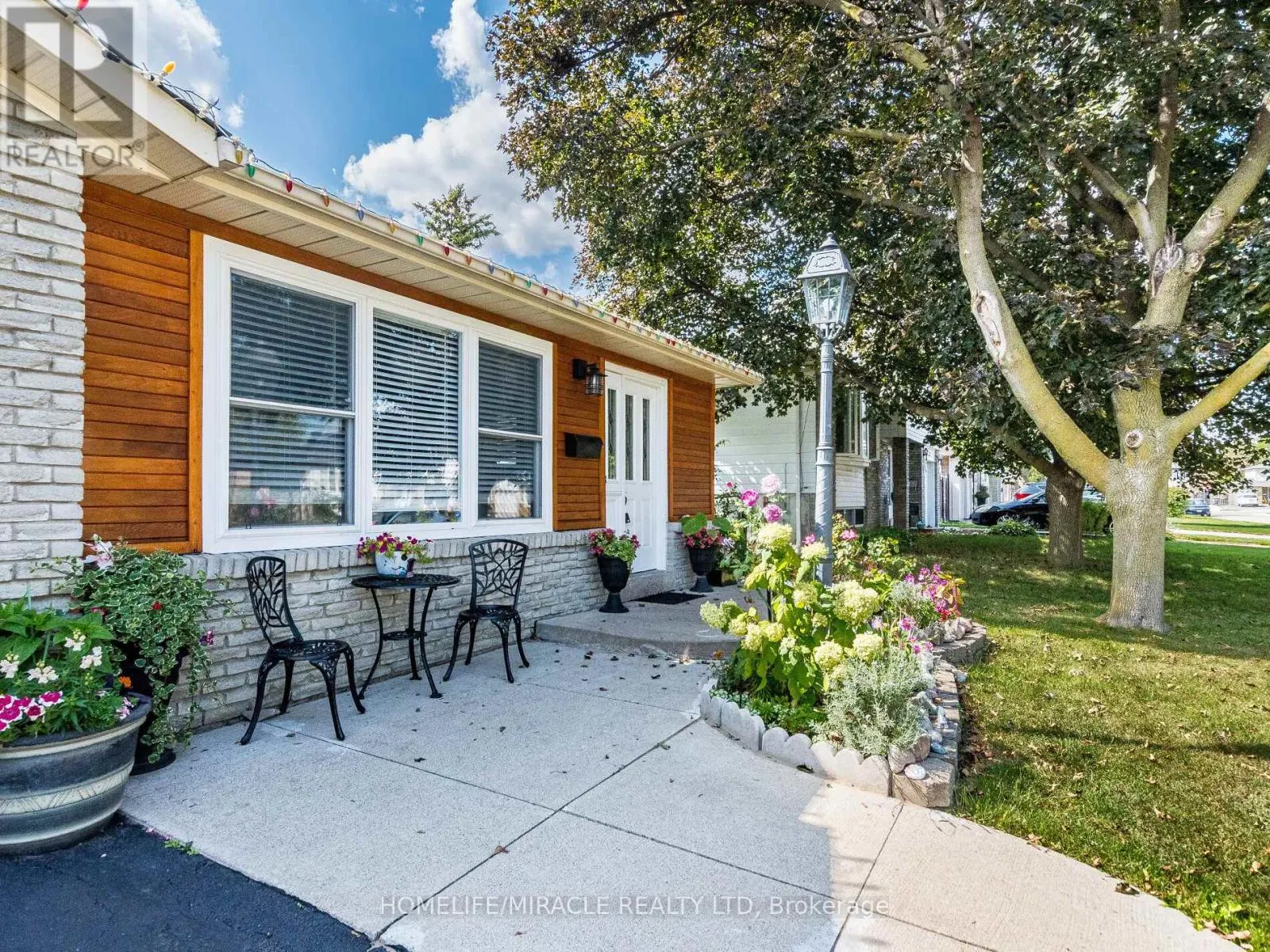 64 GENEVA CRESCENT