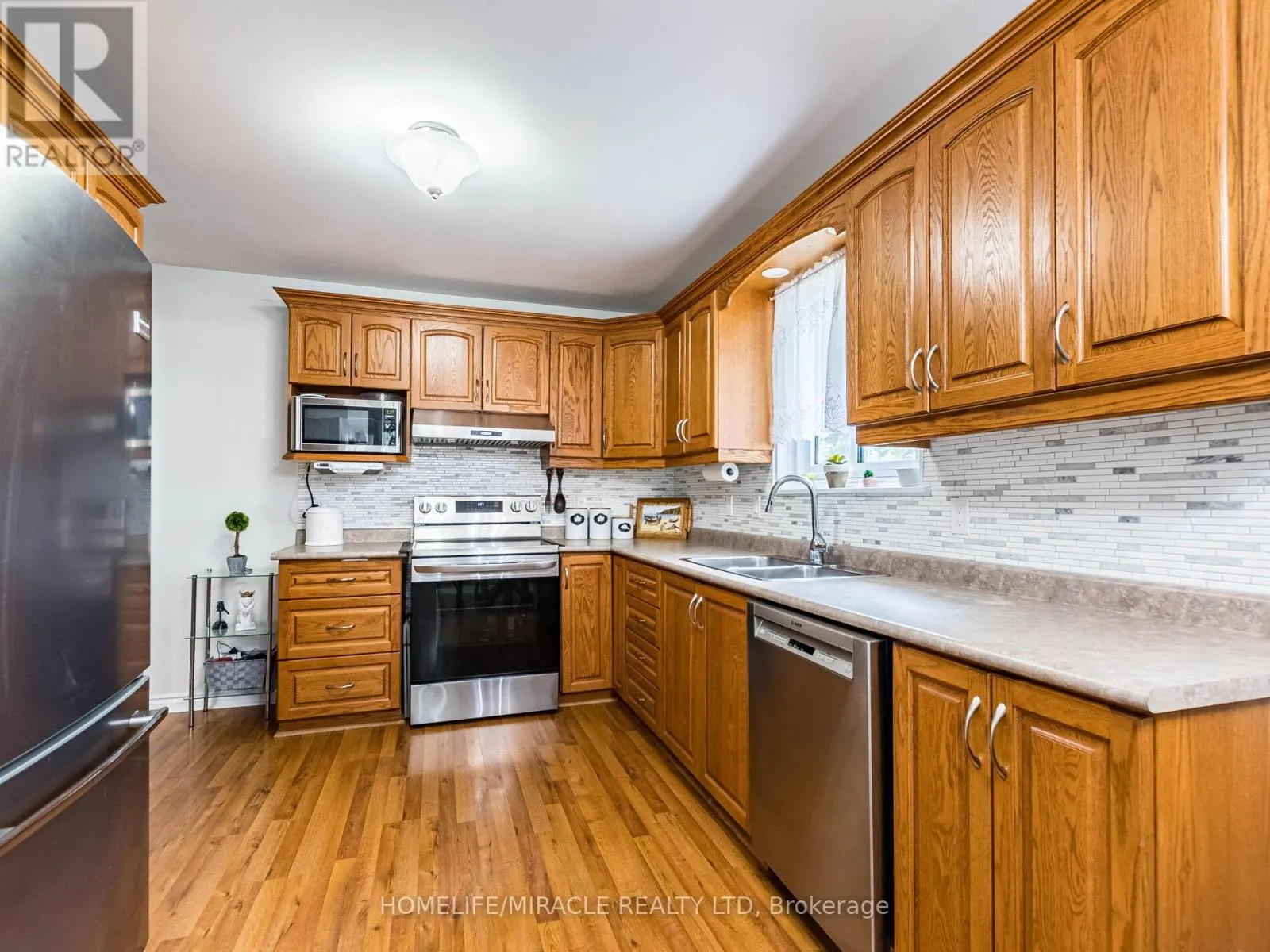 64 GENEVA CRESCENT