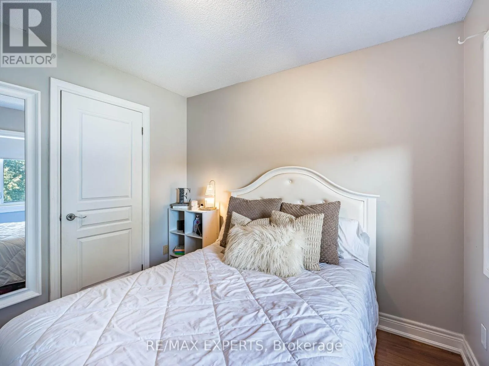 20 FOXCHASE DRIVE