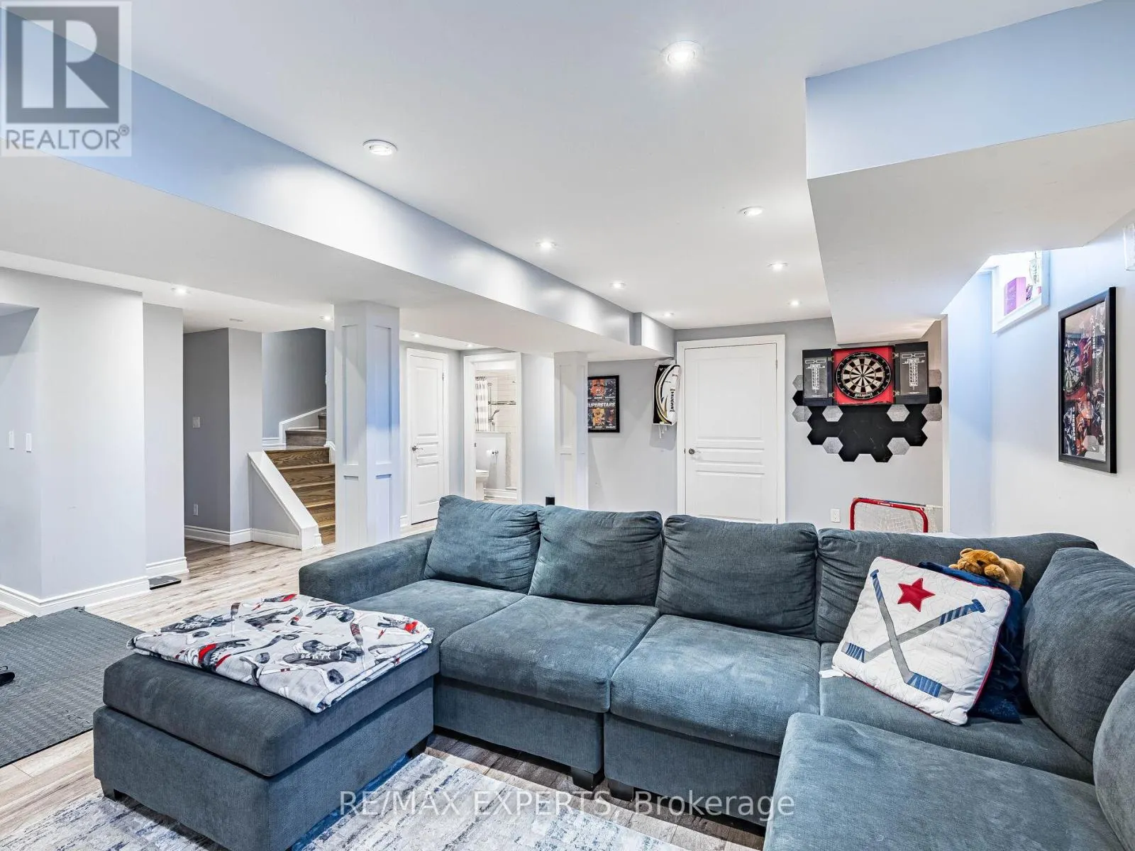 20 FOXCHASE DRIVE