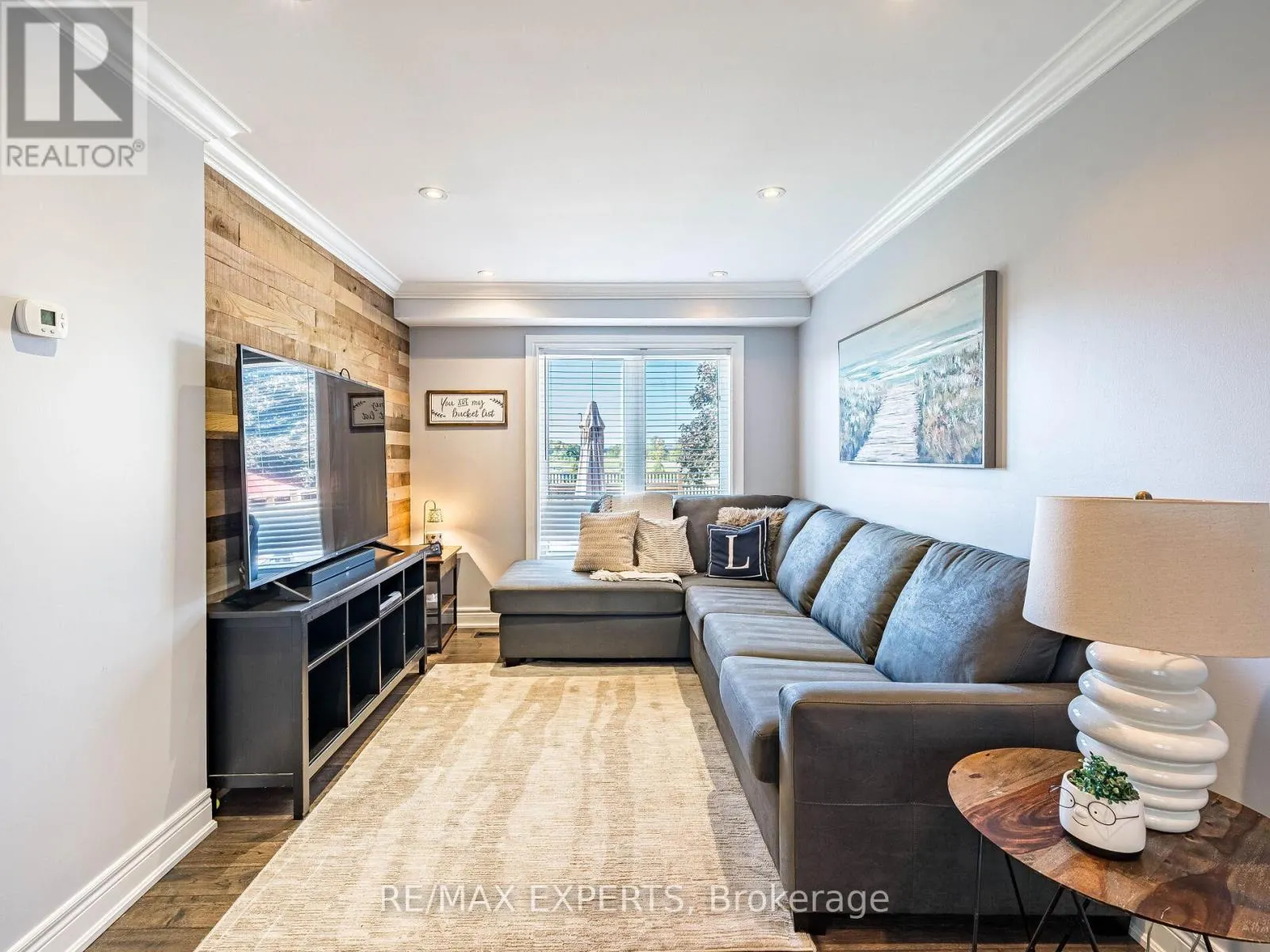 20 FOXCHASE DRIVE