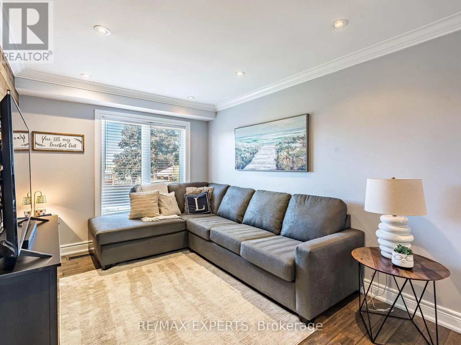 20 FOXCHASE DRIVE