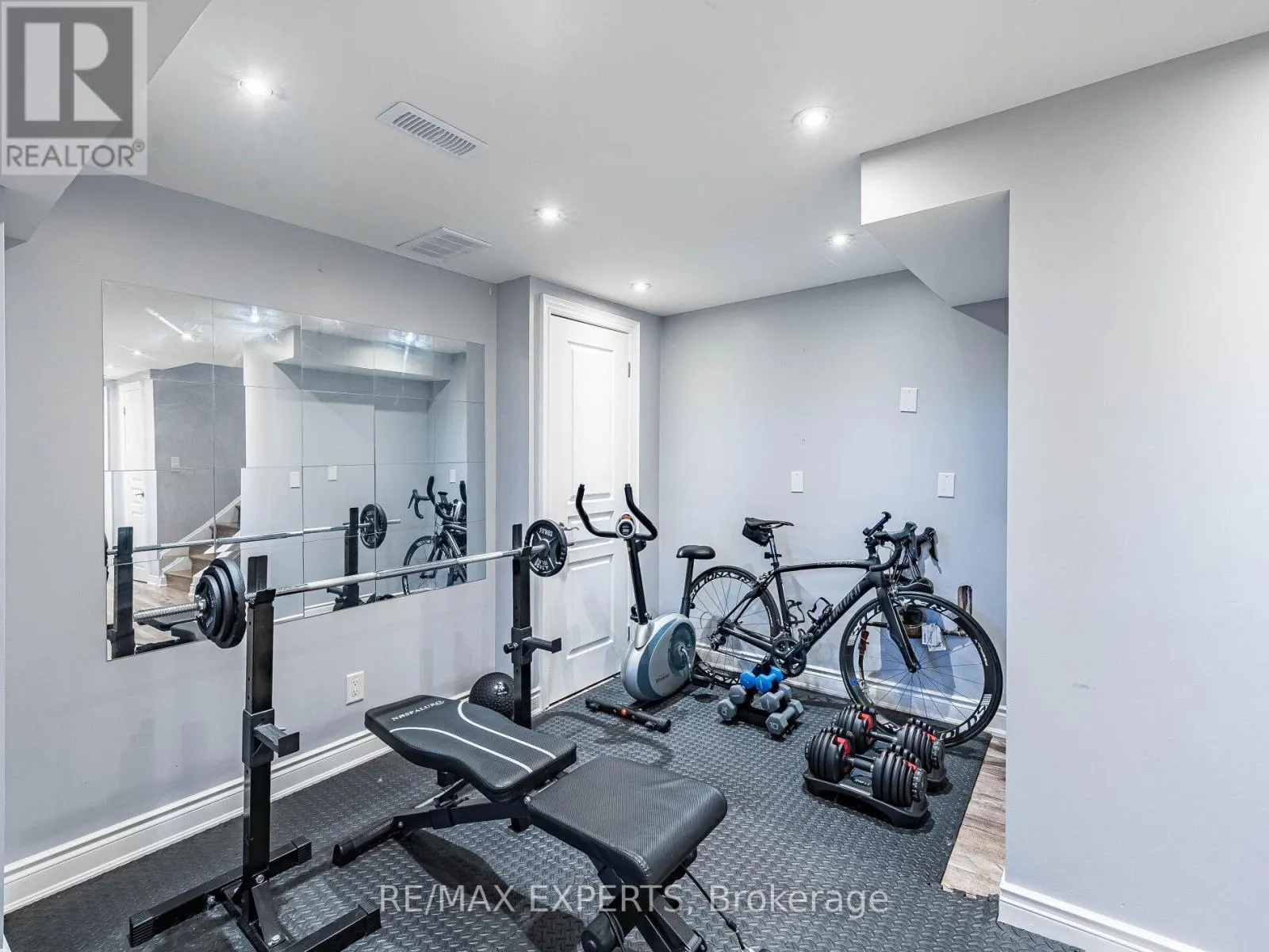 20 FOXCHASE DRIVE