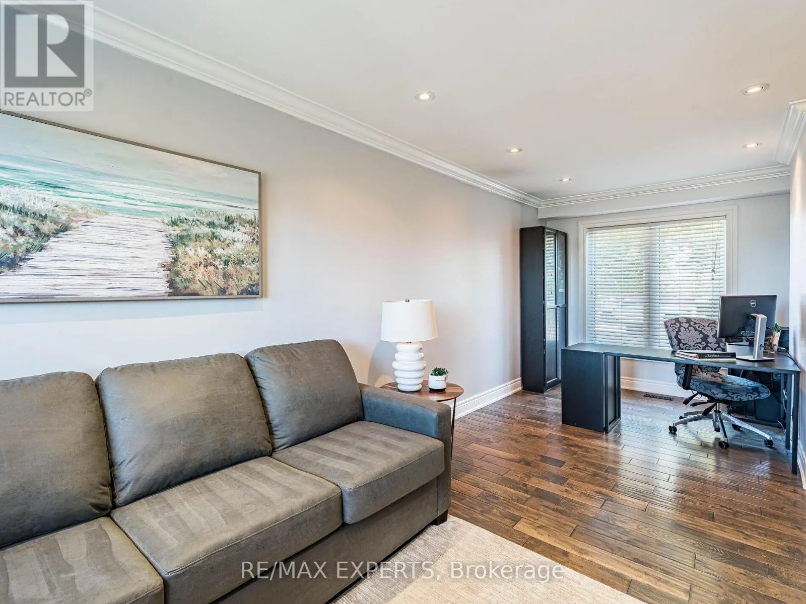 20 FOXCHASE DRIVE