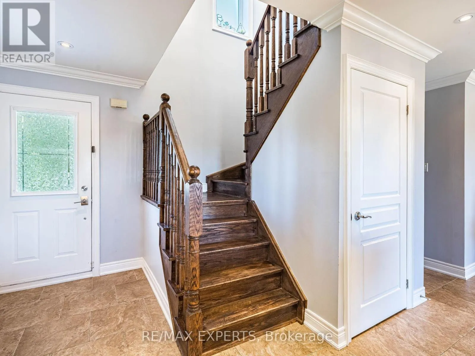 20 FOXCHASE DRIVE