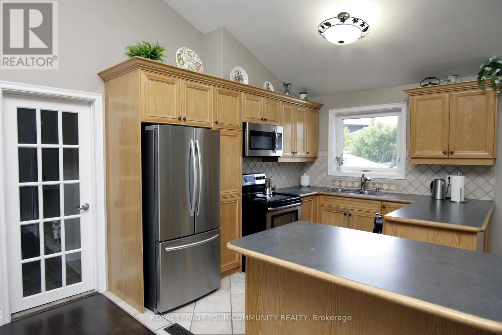 136 STRATHBURN BOULEVARD