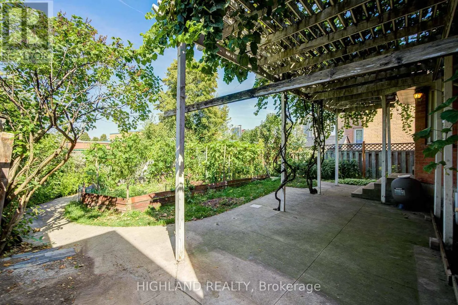 257 HUNTINGTON RIDGE DRIVE