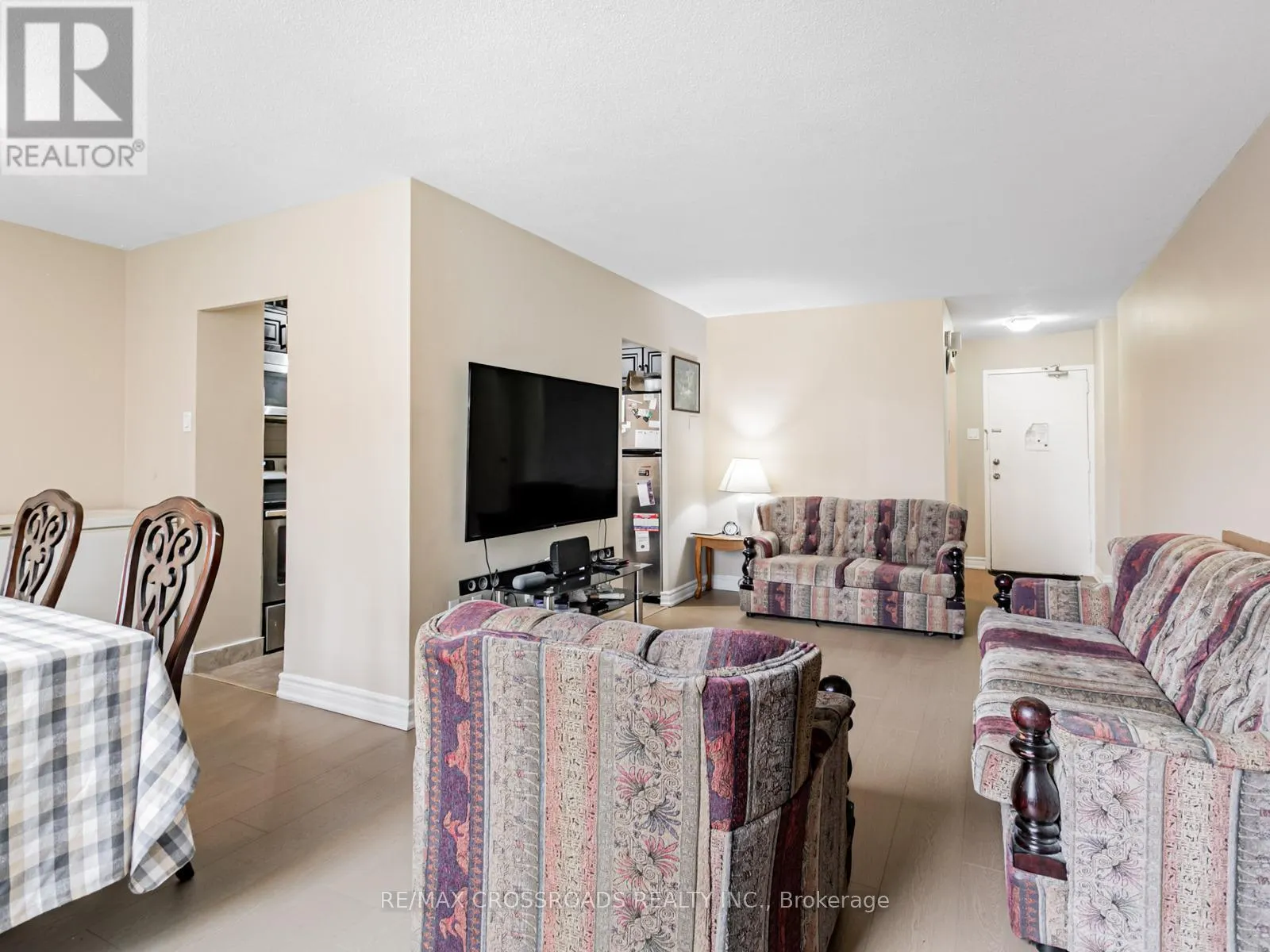 206 - 60 STEVENSON ROAD
