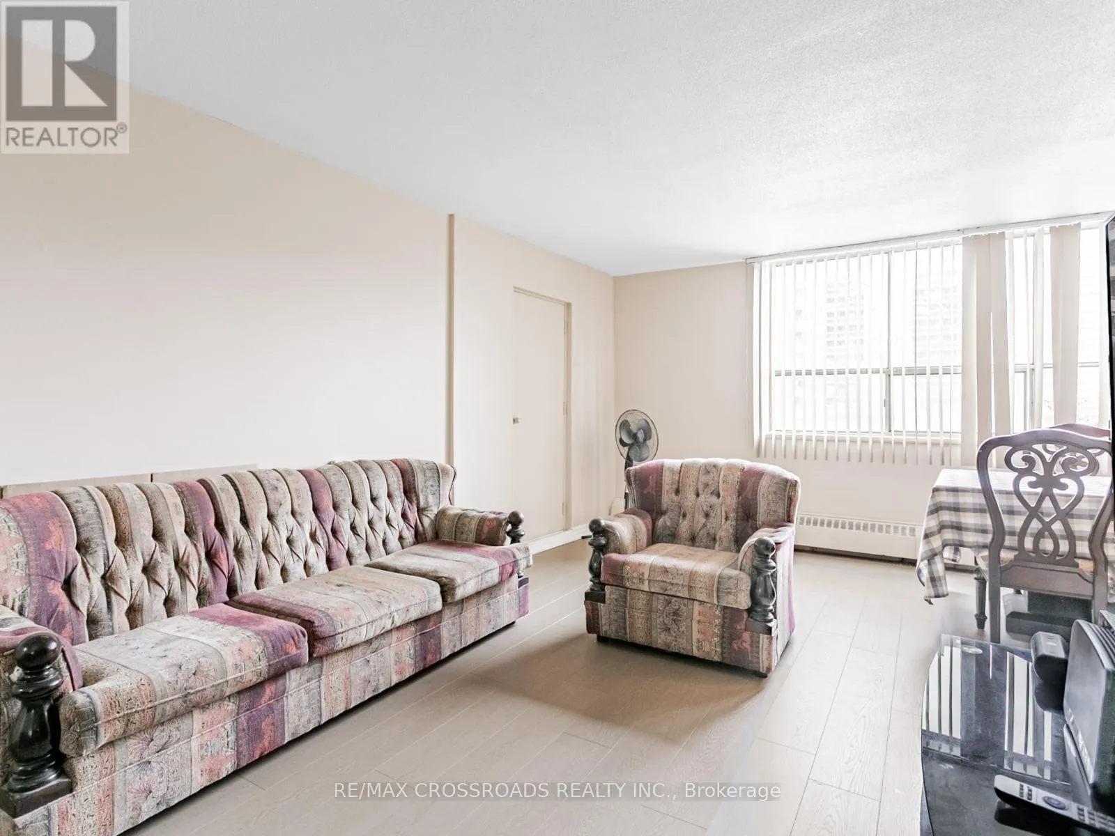 206 - 60 STEVENSON ROAD