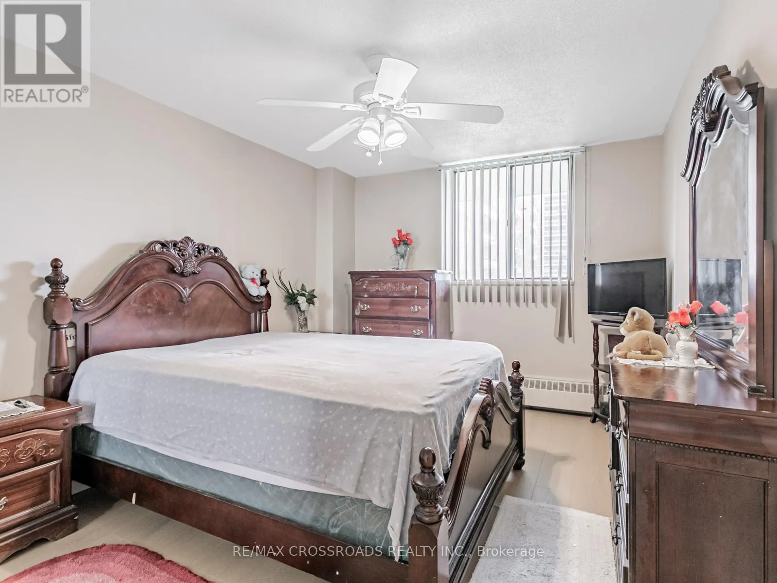 206 - 60 STEVENSON ROAD