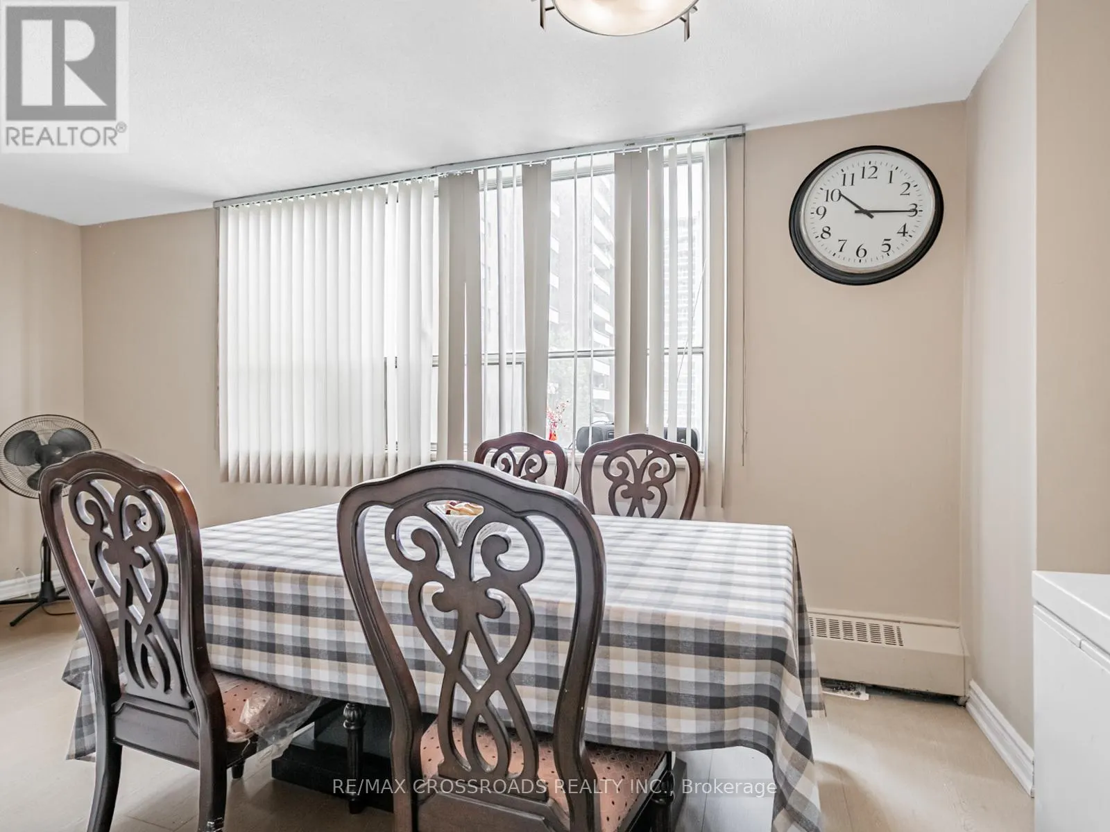 206 - 60 STEVENSON ROAD