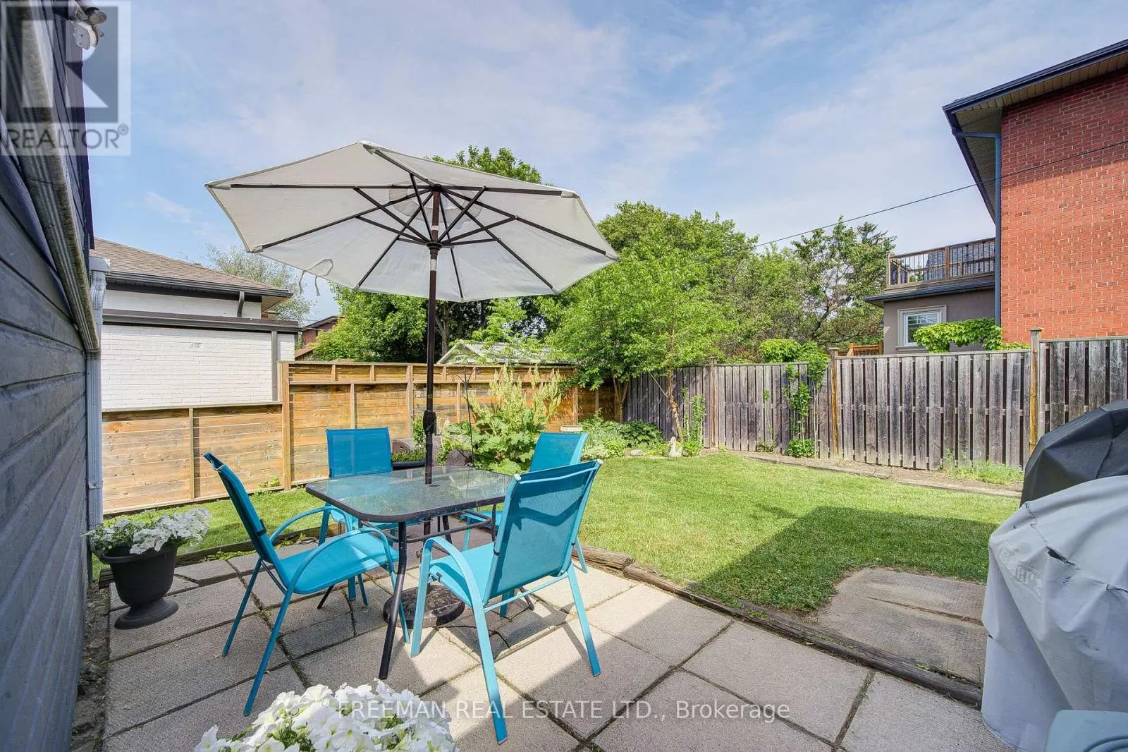 6 LLOYD GEORGE AVENUE