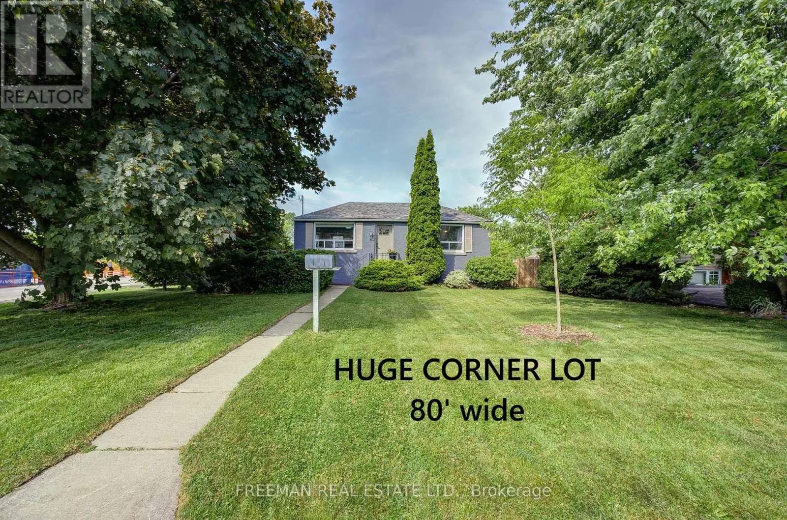 6 LLOYD GEORGE AVENUE