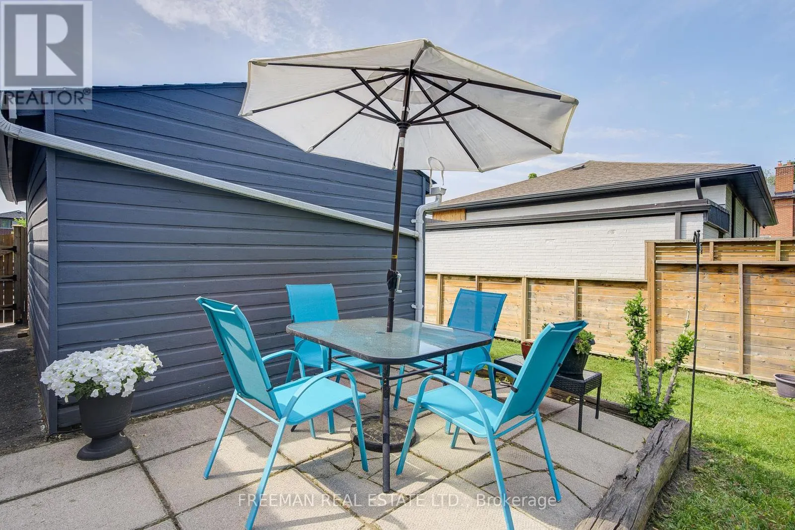 6 LLOYD GEORGE AVENUE