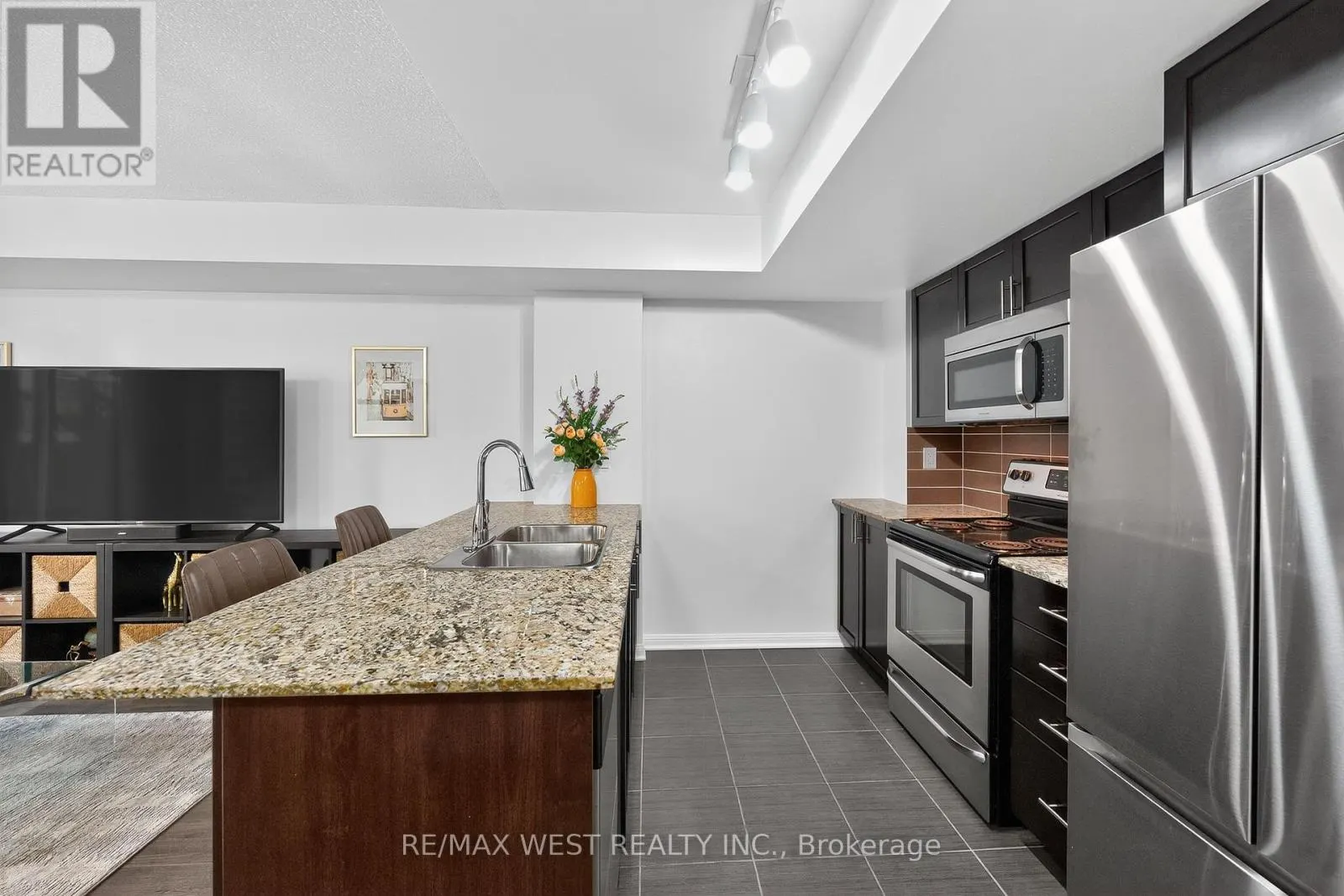 117 - 14 FOUNDRY AVENUE