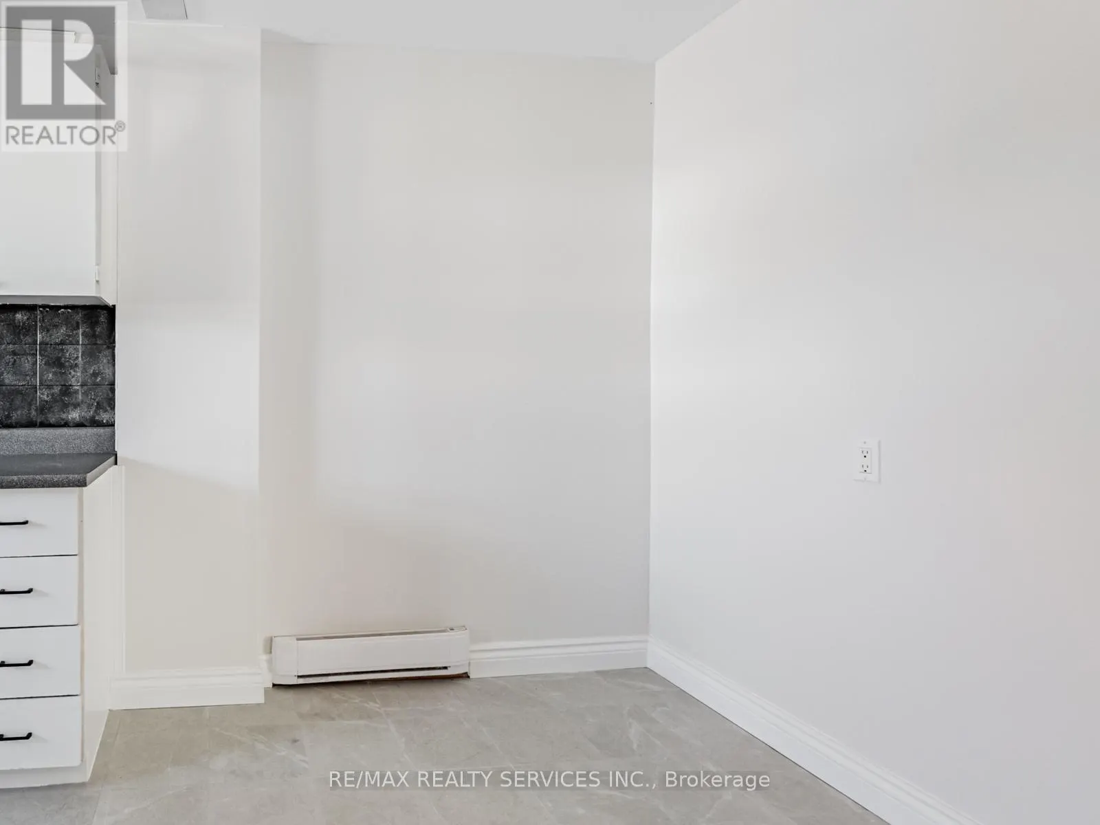 13 GOLD PINE COURT