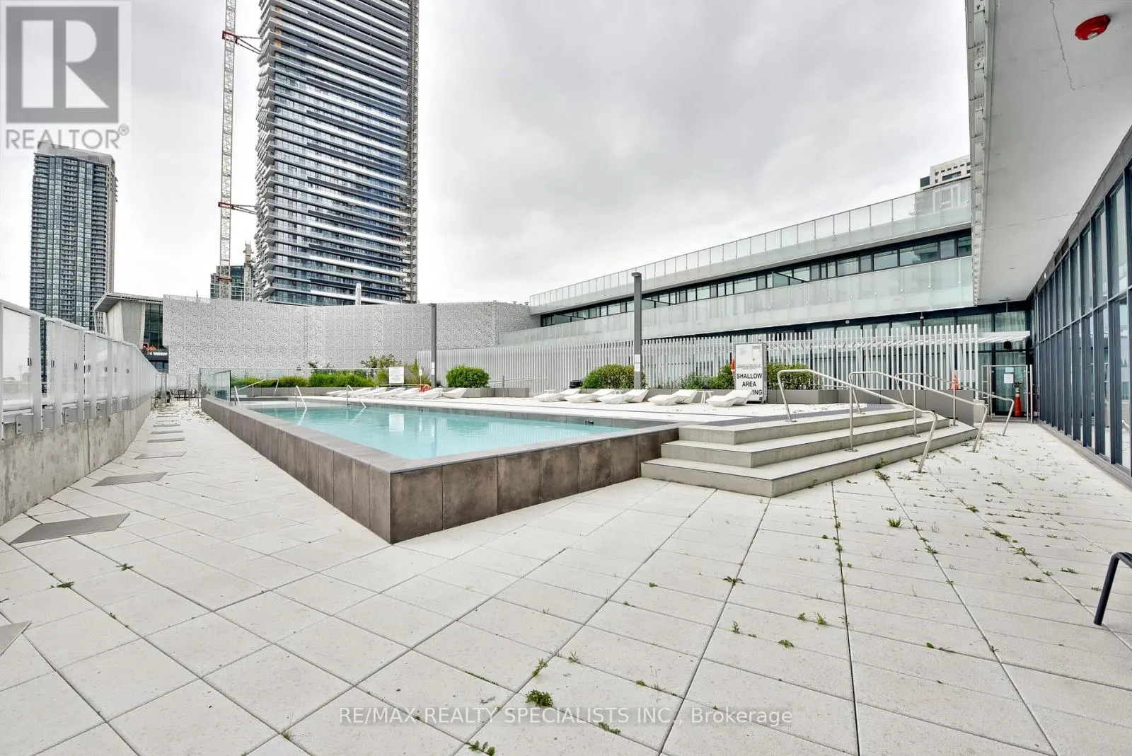 4902 - 3900 CONFEDERATION PARKWAY