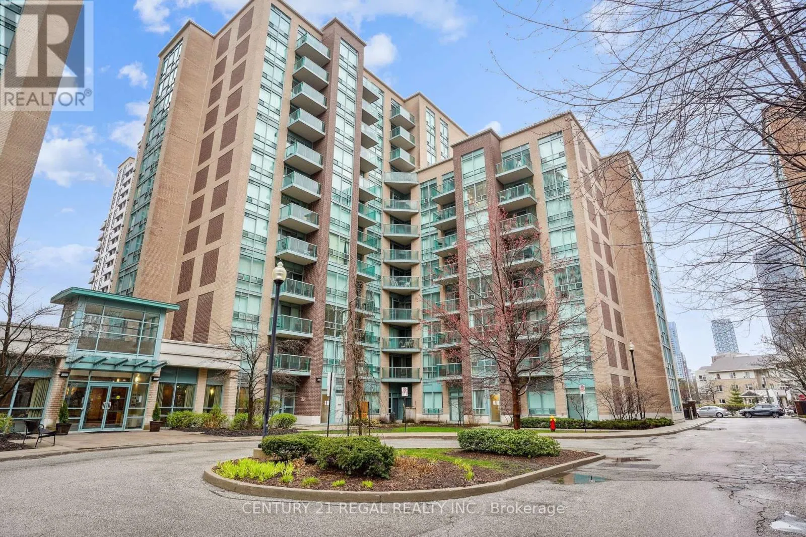 1004 - 9 MICHAEL POWER PLACE