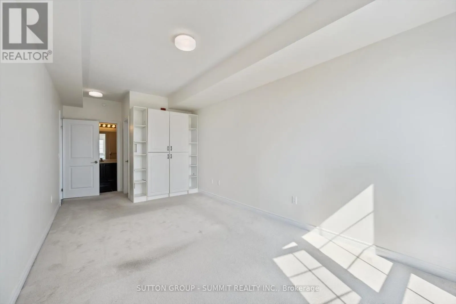 433 - 216 OAK PARK BOULEVARD