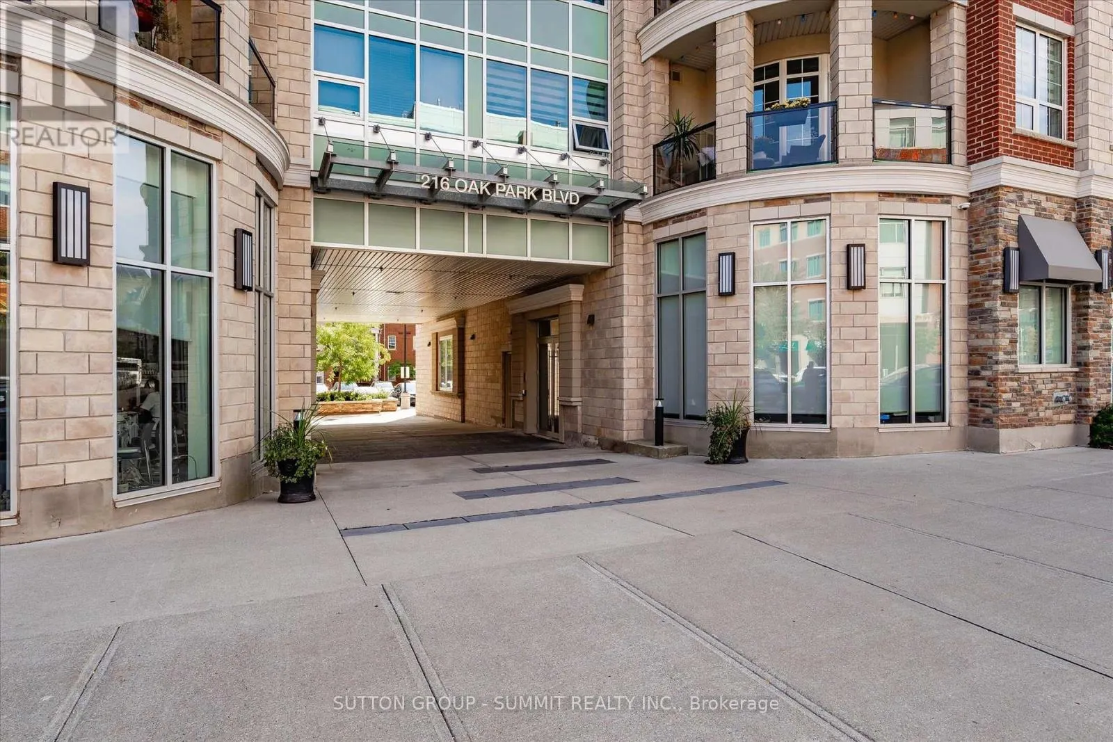433 - 216 OAK PARK BOULEVARD