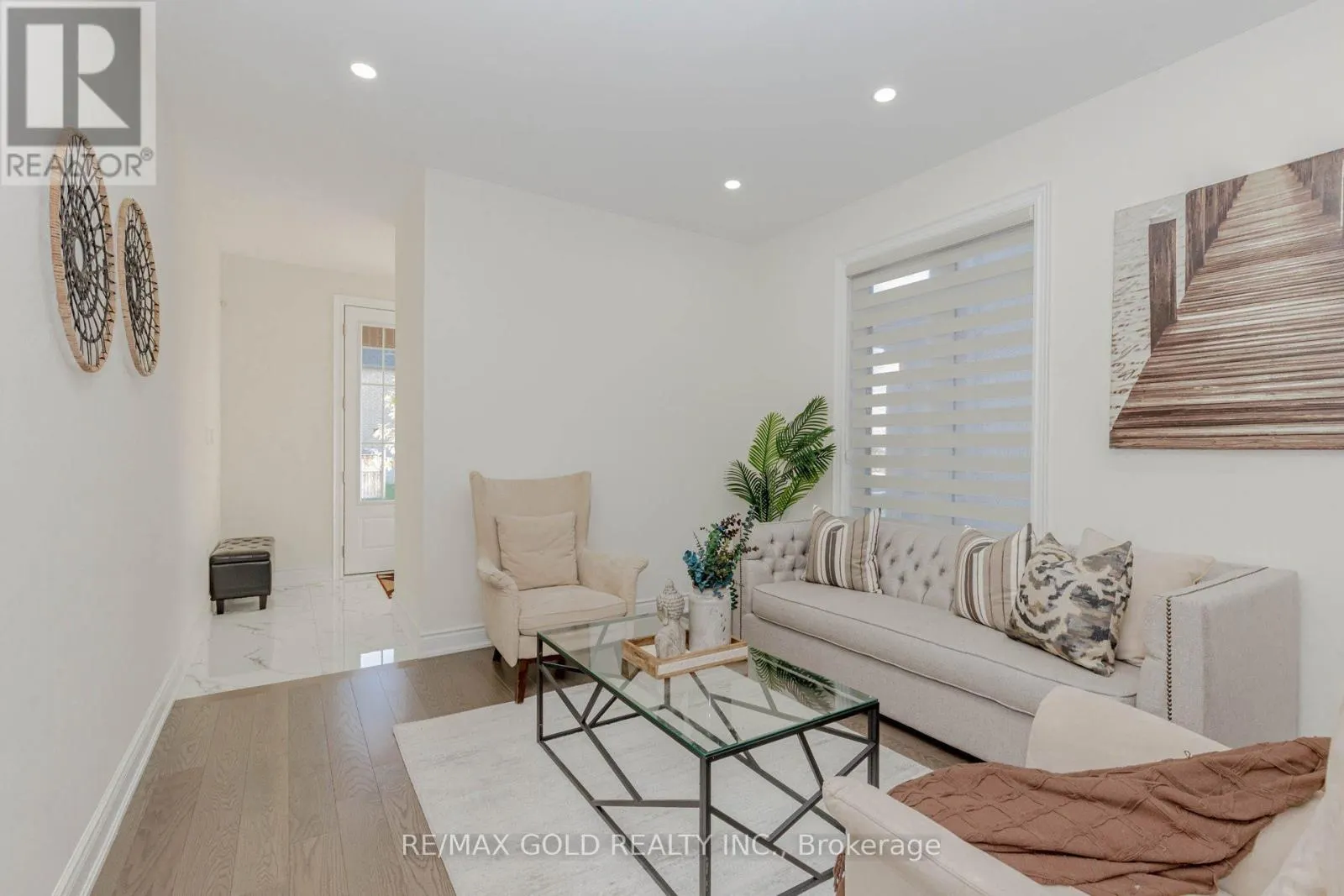 32 CLAREMOUNT DRIVE