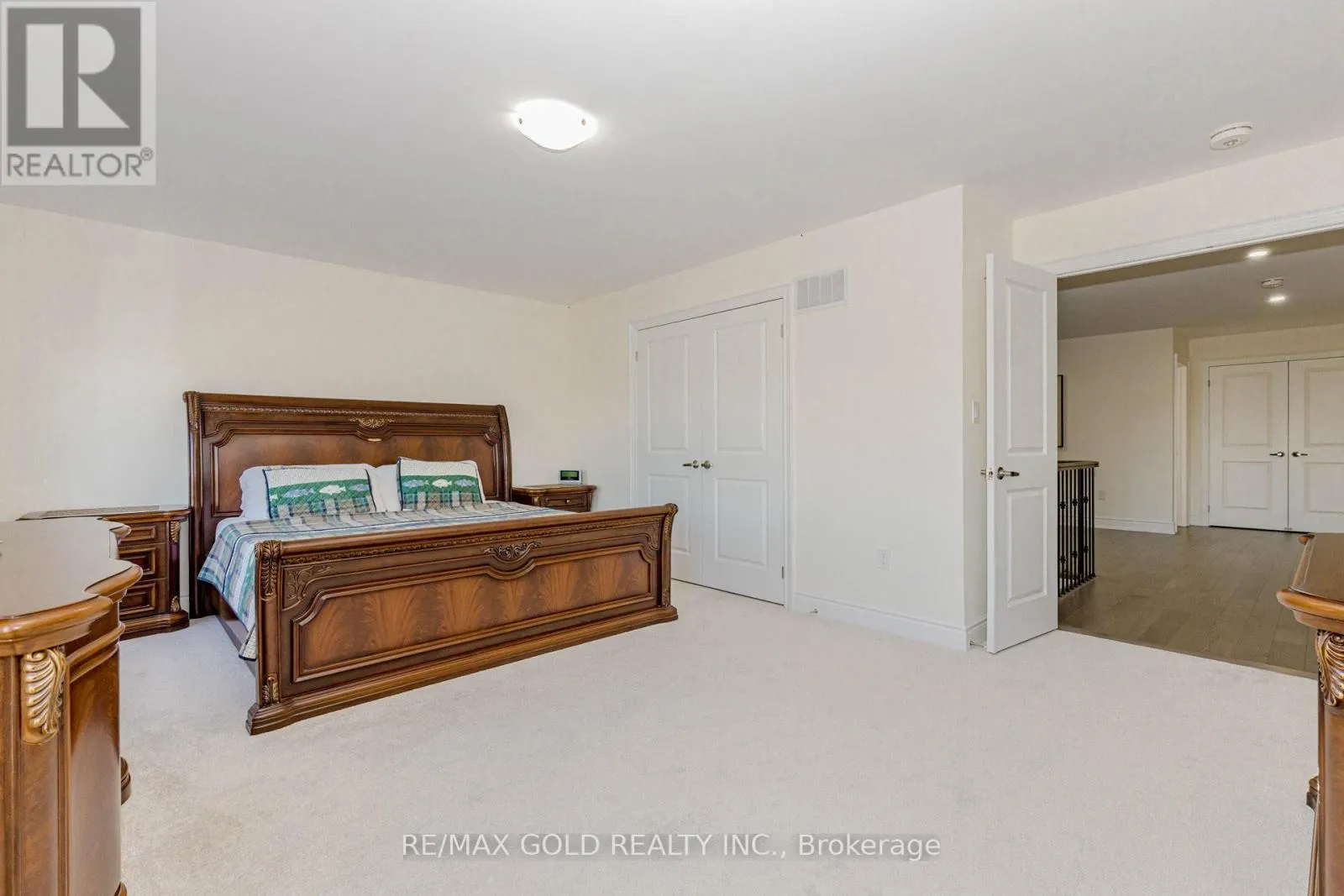 32 CLAREMOUNT DRIVE